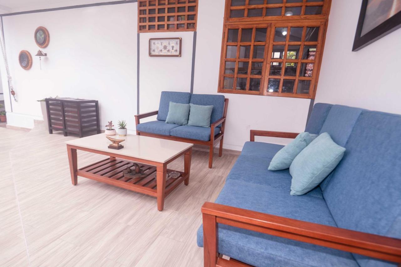 Hotel Santa Fe Puerto Ayora  Bagian luar foto
