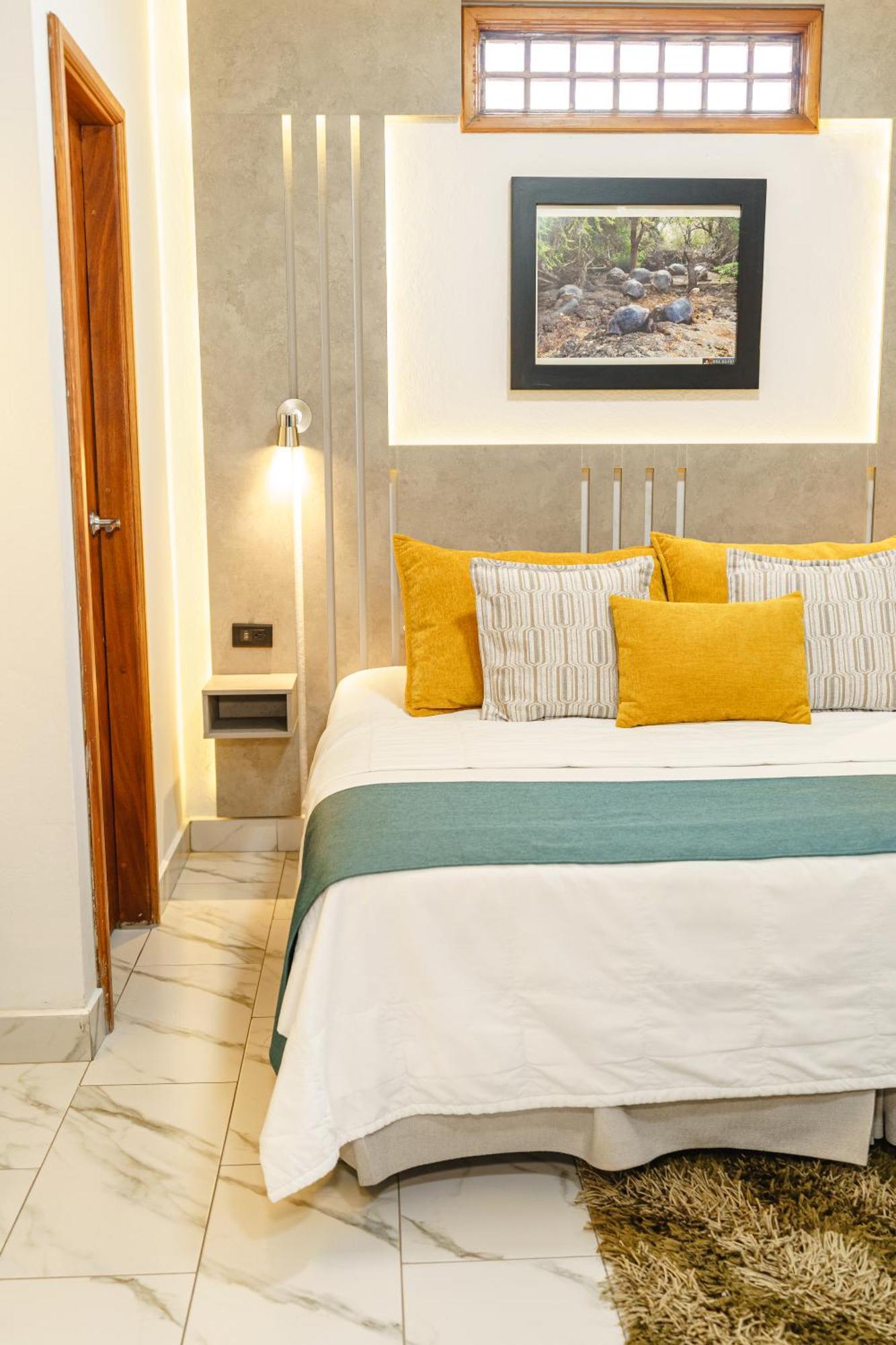 Hotel Santa Fe Puerto Ayora  Bagian luar foto